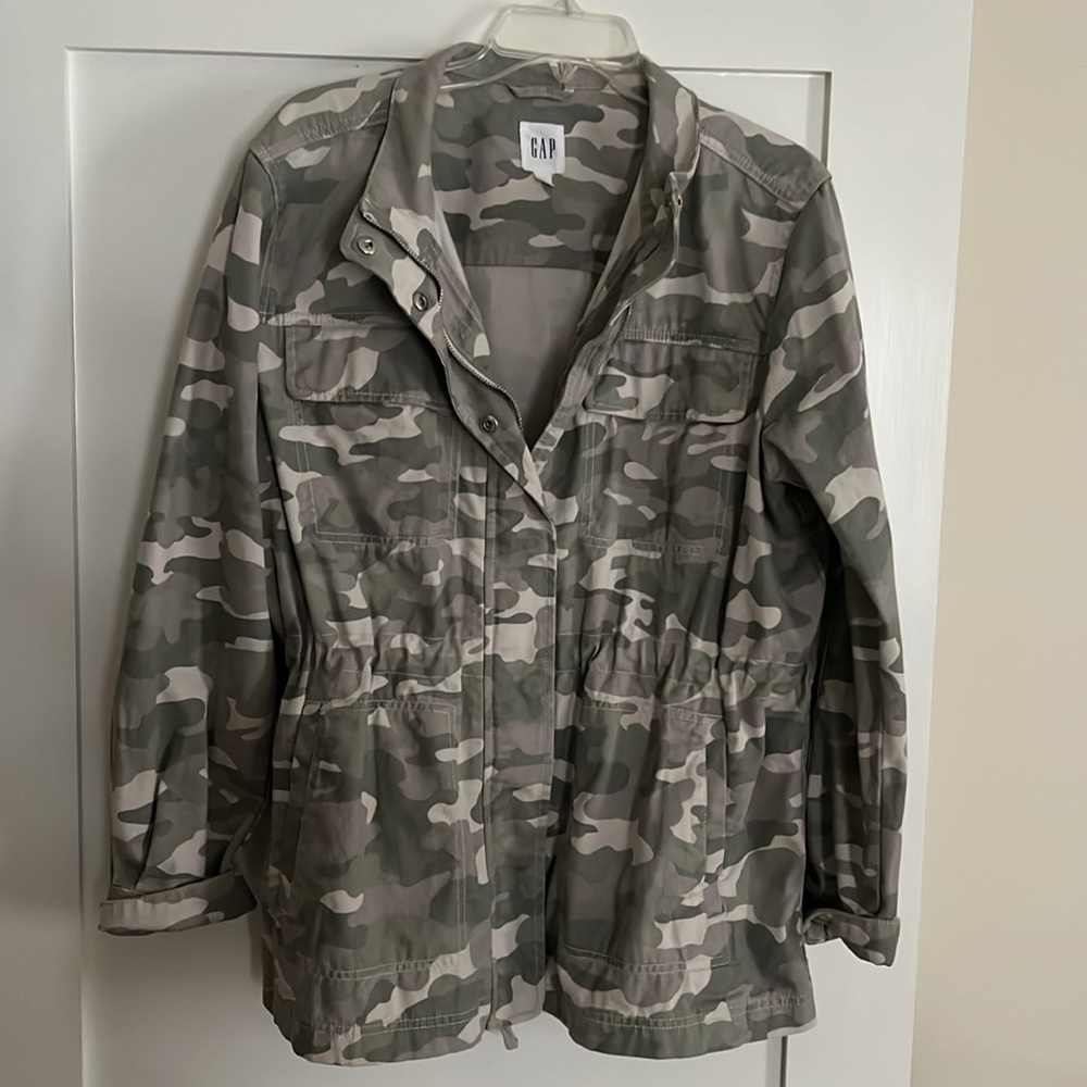 Gap camouflage, utility jacket